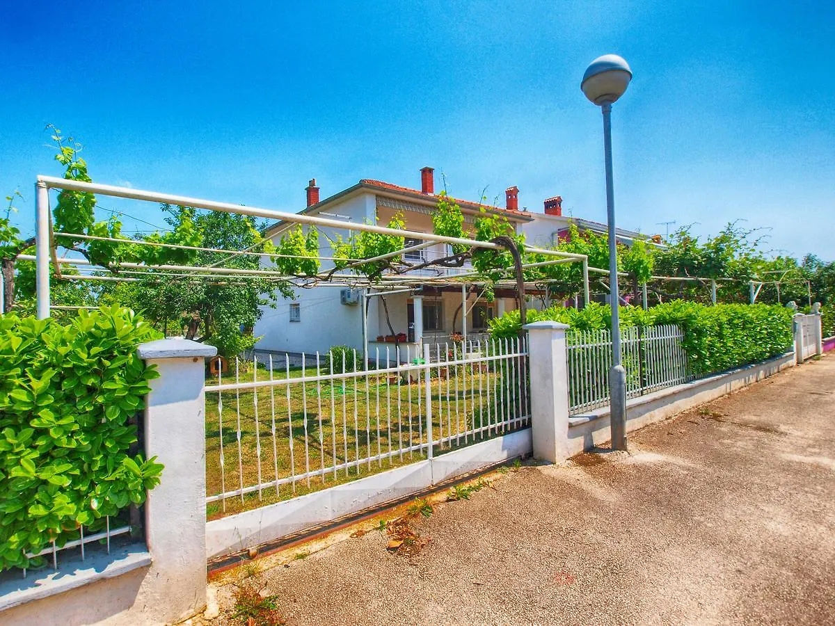 Apartment Milutin 1051 Pula