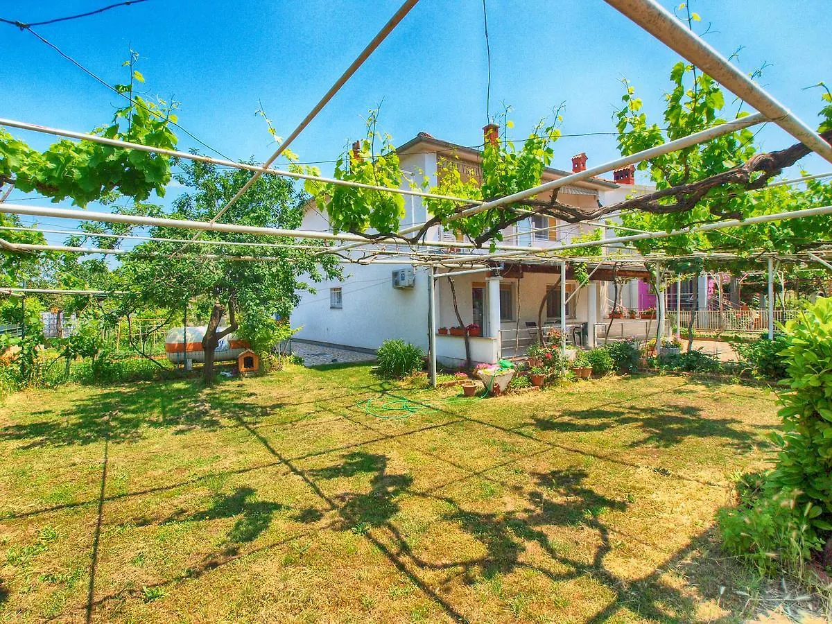 Apartment Milutin 1051 Póla