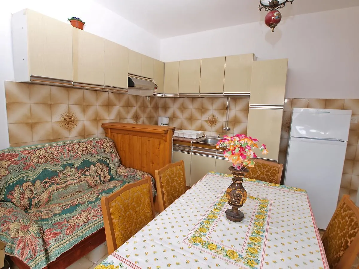 Apartment Milutin 1051 Pula