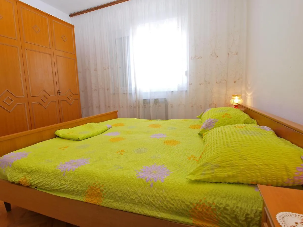 Apartment Milutin 1051 Pula