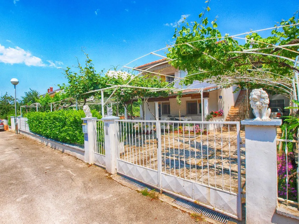פולה Apartment Milutin 1051